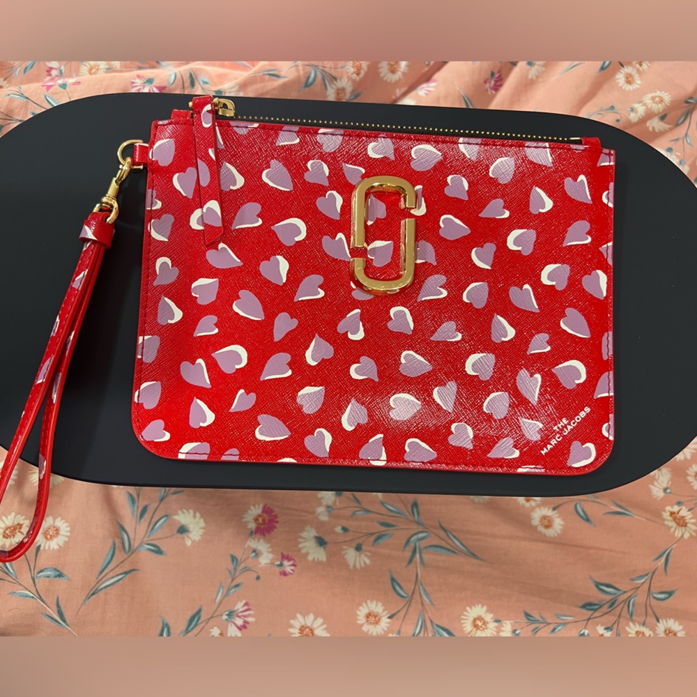 Marc jacobs wristlet